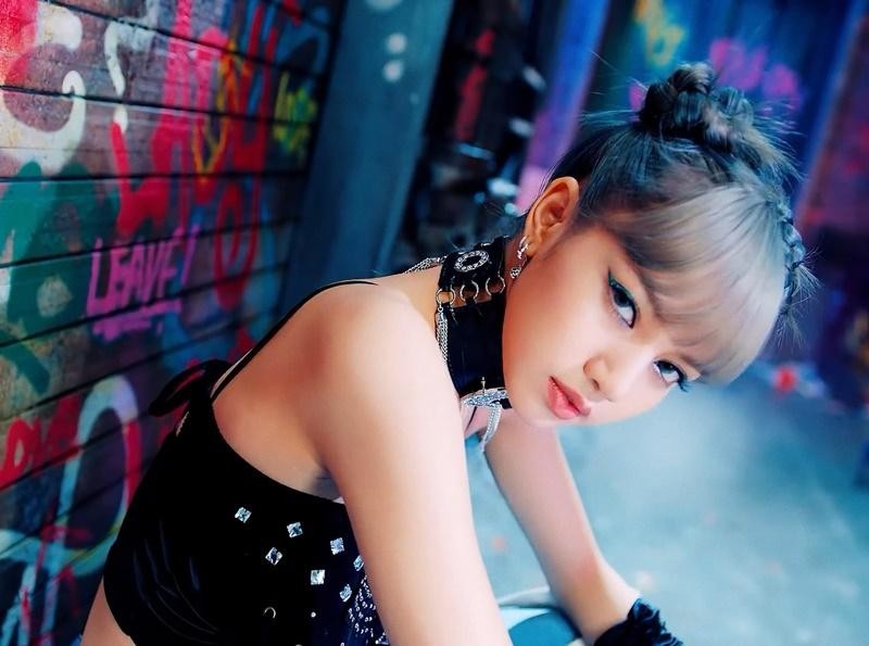Lisa (BLACKPINK) xứng đáng là nữ hoàng sexy nhất K-pop thế hệ mới khi biểu diễn nhảy cover