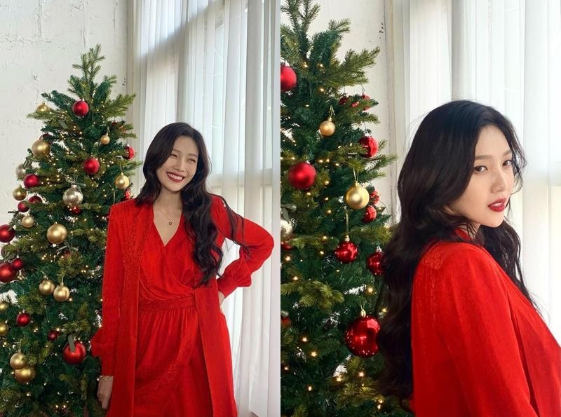 Joy (Red Velvet) khoe vài bức ảnh mà được tôn luôn thành "nữ thần Giáng sinh" rồi!