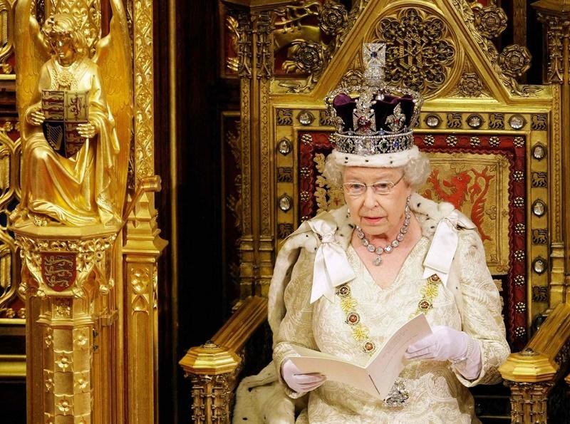 Bạn có thể sẽ bất ngờ khi học được kha khá bí kíp mặc đẹp từ Nữ hoàng Anh đấy