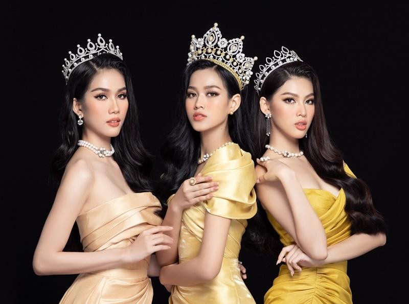 Top 3 Hoa hậu Việt Nam 2020 tung bộ ảnh chụp cùng nhau sau một tháng đăng quang