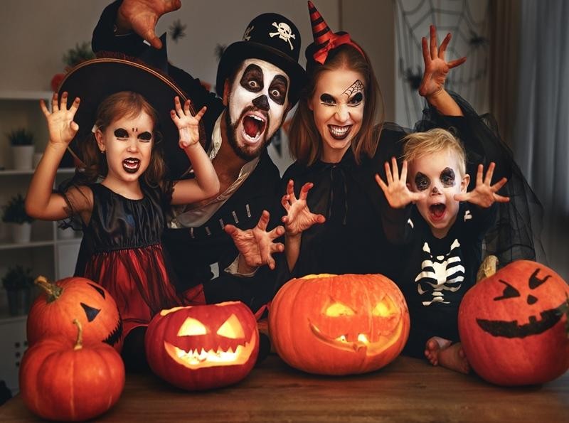Halloween - Hóa trang kỳ công, tẩy trang tốn sức