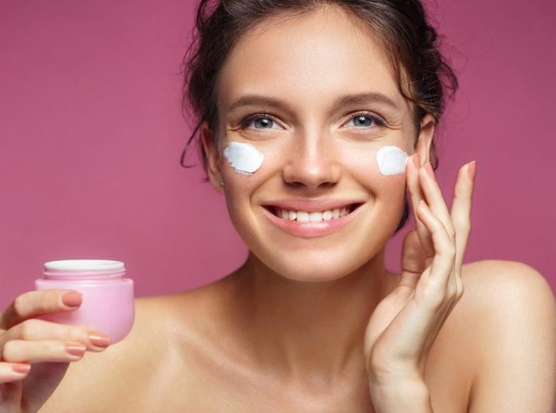 Những bí quyết đơn giản này sẽ khiến da sáng hồng rạng rỡ hơn hẳn trong mùa đông