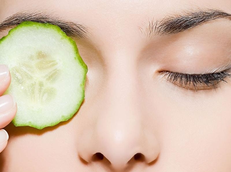 Không thể đón năm mới với đôi mắt sưng phù như vậy được!