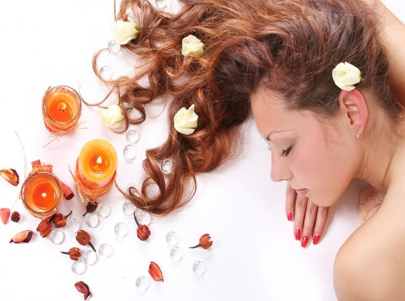 Để tóc luôn chắc khỏe bồng bềnh bất chấp mùa hè nắng nóng