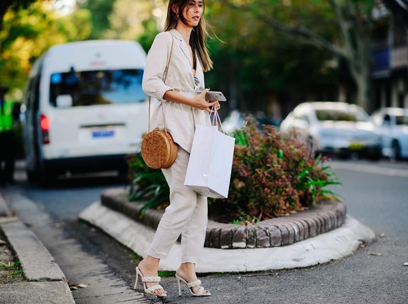 Chọn đồ hè mát mẻ những vẫn tránh nắng tốt
