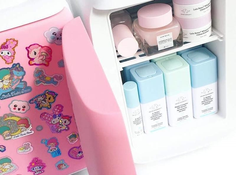Tủ lạnh mini đựng mỹ phẩm, nhìn thì xinh nhưng có cần thiết không?