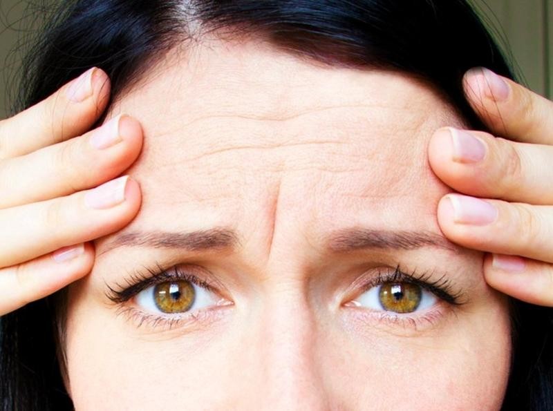 Vì sao những người có da khô thấy nếp nhăn nhiều hơn?