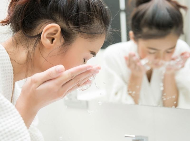 Vì sao dầu tẩy trang ngày càng được ưa chuộng?