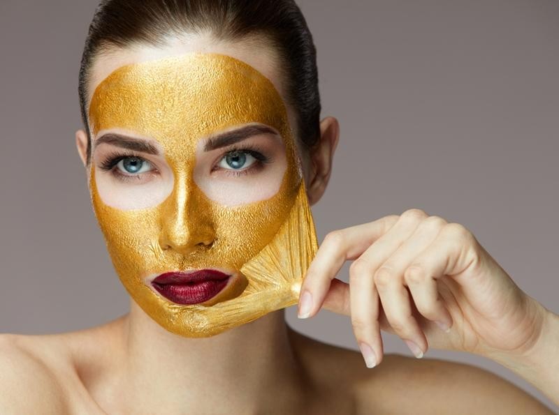 Mỹ phẩm chứa vàng: Hiệu quả thật hay chỉ để “sống ảo”?