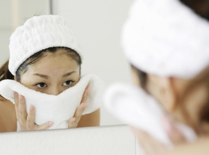 Rửa mặt đúng rồi, lau khô cũng đừng sai