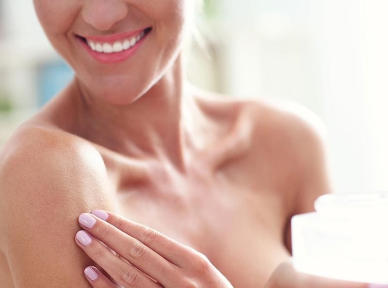 Nguyên nhân bí ẩn nào khiến mụn nổi đầy trên ngực?