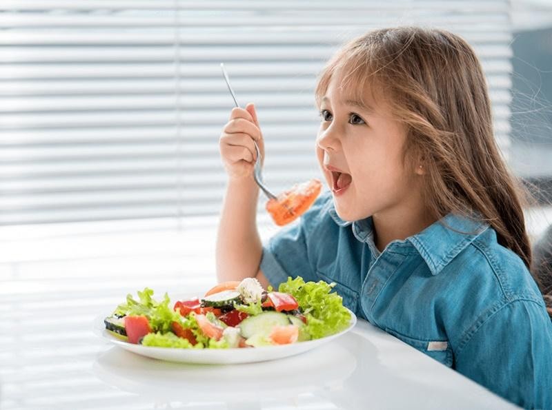 Những thực phẩm không nấu chung bữa cho bé để tránh ngộ độc