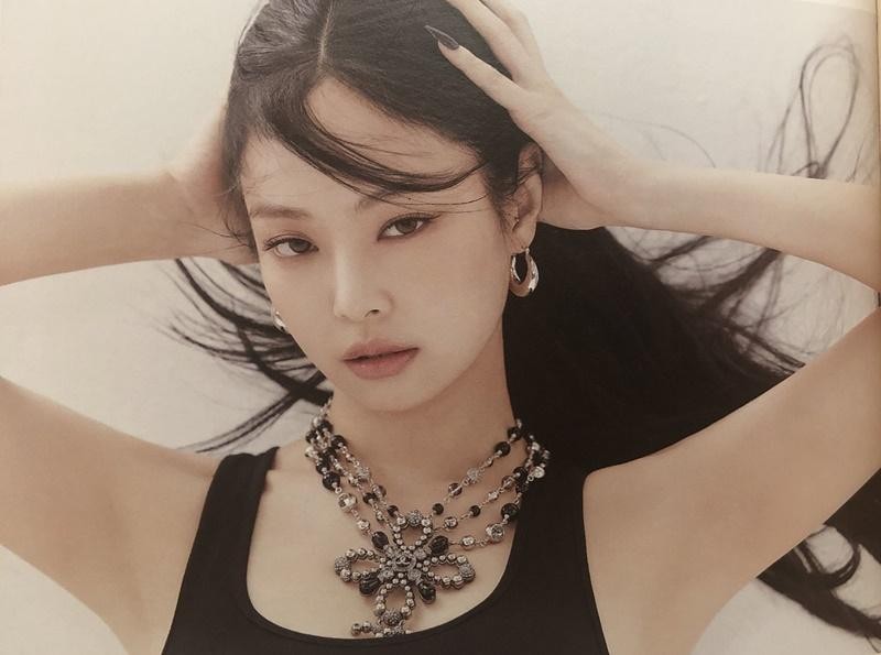 Bộ ảnh mới của Jennie trong "The Album": Lâu lắm mới thấy cô nàng đơn giản mà đẹp như thế này