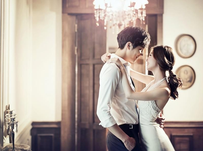 Thế kỷ 21 rồi, phụ nữ chẳng cần ngồi chờ đàn ông tỏ tình trước với mình nữa đâu
