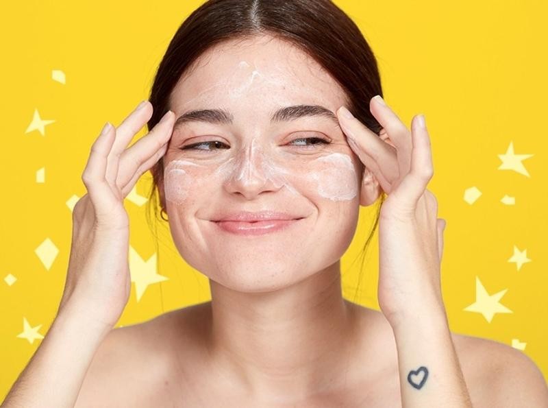 2021 rồi, đừng tẩy da chết như “người tối cổ” nữa!