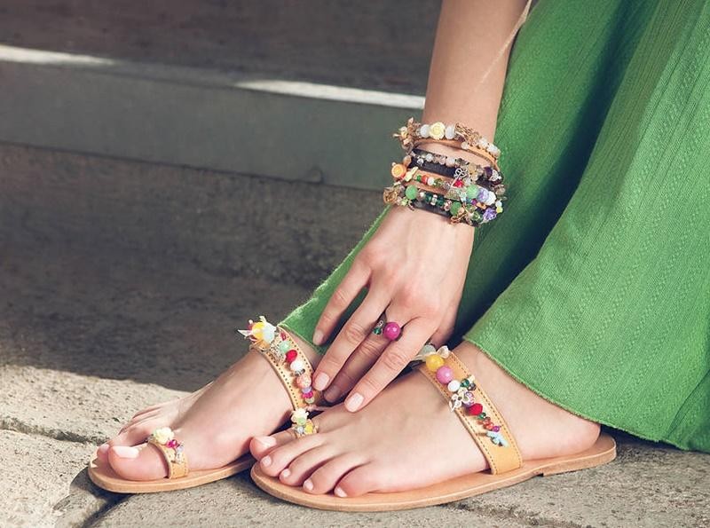 Kiểu sandals xỏ ngón này đang khiến nhiều cô gái “thất điên bát đảo”