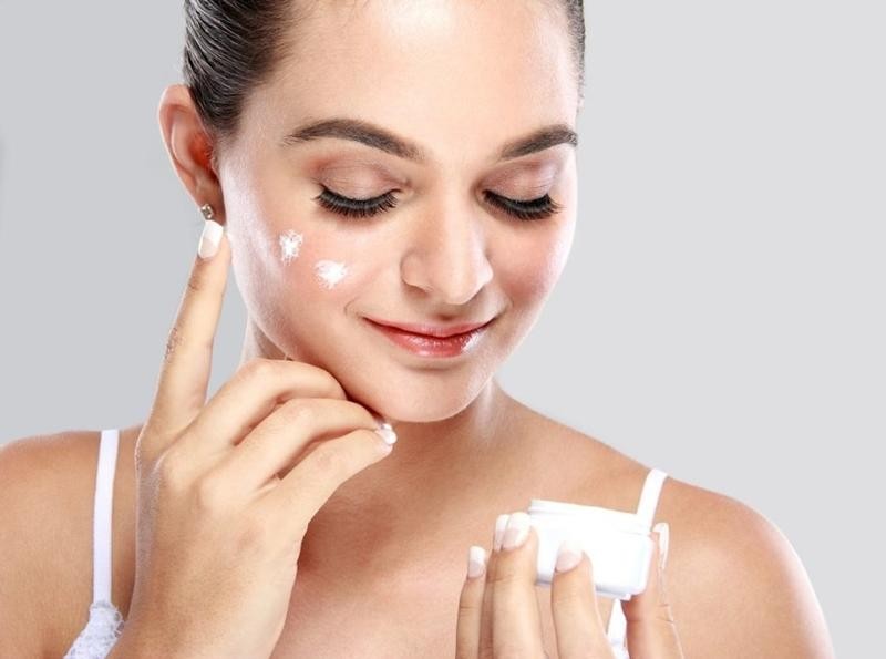Dưỡng ẩm hàng ngày: Thói quen đơn giản đem lại hiệu quả dài lâu