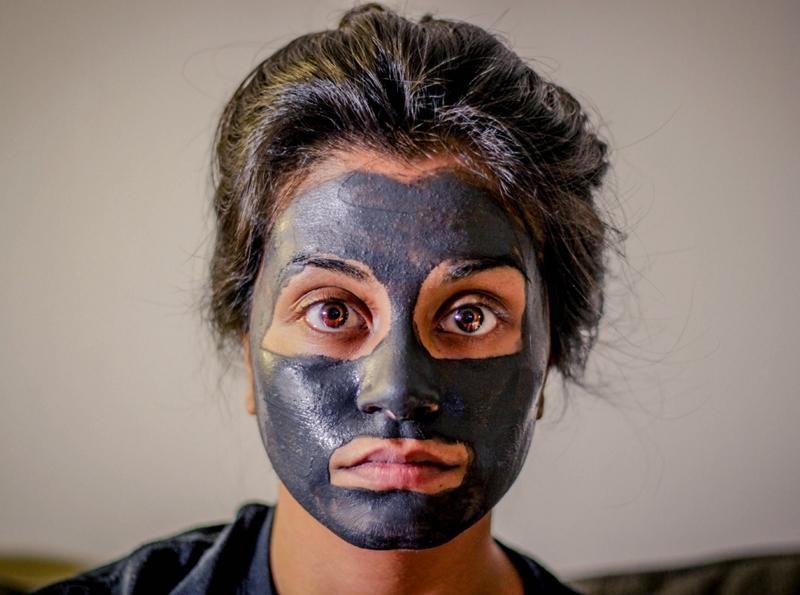 Vì sao bùn núi lửa ngày càng phổ biến trong các công thức làm đẹp tại spa?