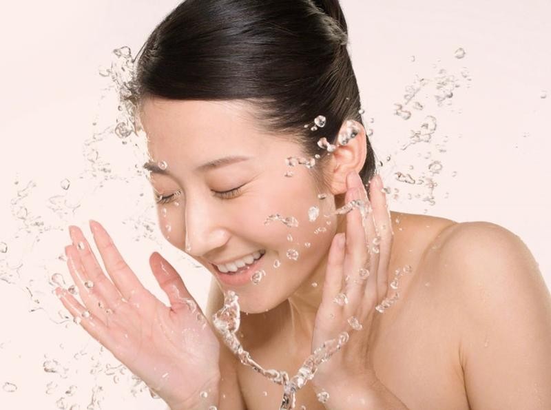 4 hậu quả nặng nề bạn có thể hứng chịu nếu chọn sai sữa rửa mặt
