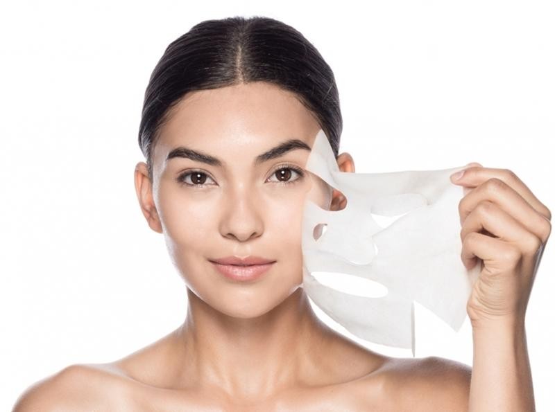 Thường xuyên đắp mặt nạ giấy nhưng bạn đã biết có thể có thành phần nguy hiểm trong đó chưa?