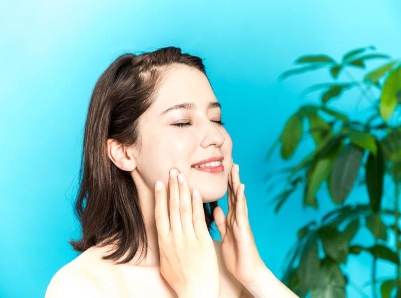 Xử gọn bài toán da khô không ăn phấn đề giật spotlight đêm tiệc cuối năm