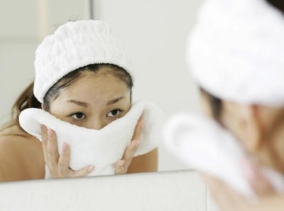 Ưu và nhược điểm của thói quen dùng khăn rửa mặt