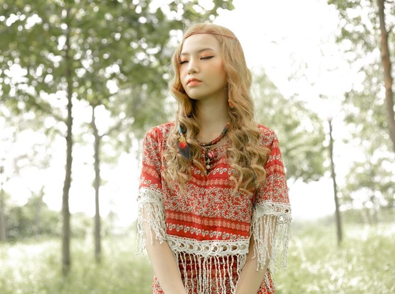 Vì sao tông màu đỏ cam lại được yêu thích trong xu hướng bohemian năm nay?