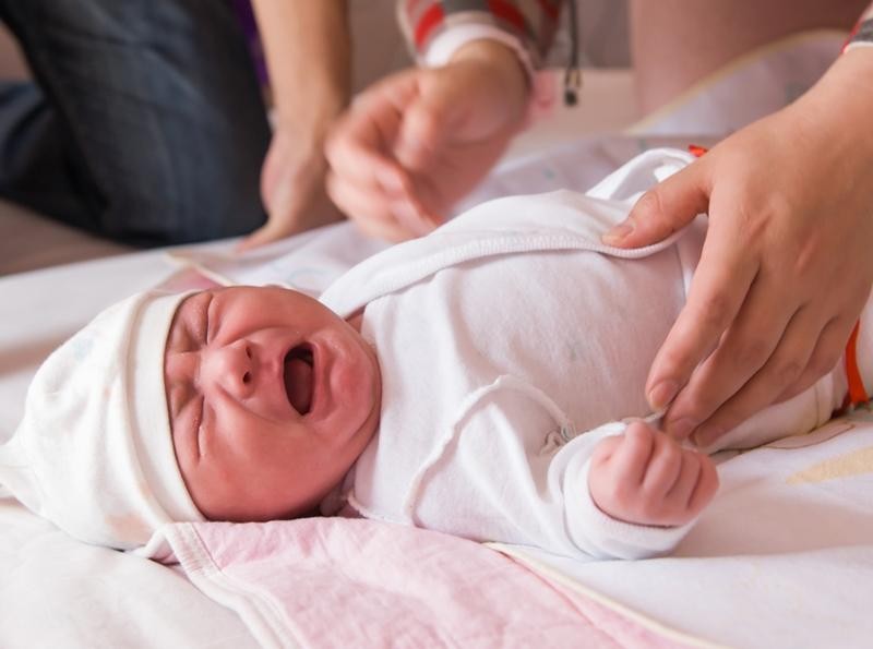 Làm sao khi bé yêu bị đau bụng?